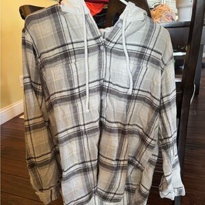 American Eagle Outfitters Plaid Button Down Shirt - Black and White